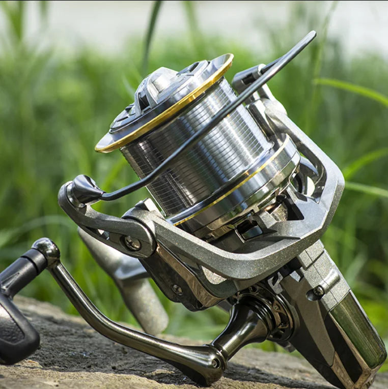 Strong 20KG Max Drag Resistance Sea Boat Surf Fishing Reel 8000-14000 Carp Spinning Fishing Reels