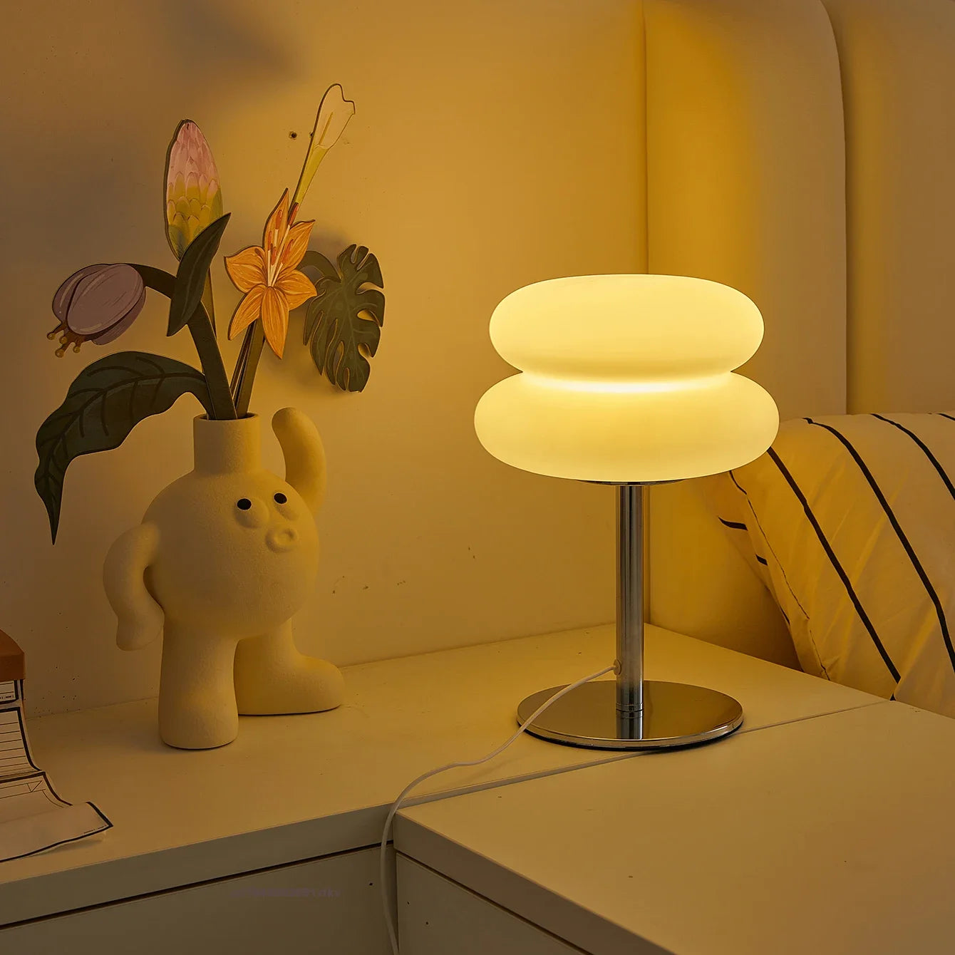 Bedside table PC lampshade LED energy-saving lamp mushroom-shaped table lamp simple decorative night light